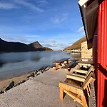 Casa Lofoten Quiet Privat Sauna At Kvalvika Reine Willa
